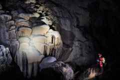 广西发现世界级天坑群 坑内岩溶地质遗迹丰富