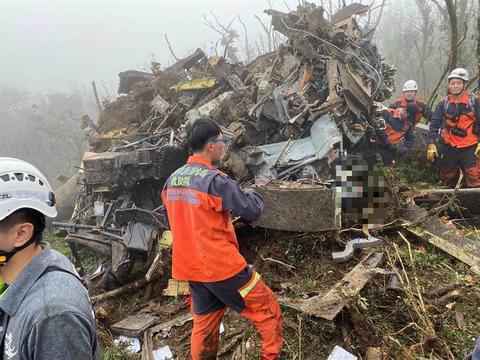 台湾坠毁军机黑匣子初判完成：系直接撞山 主因在最后30秒