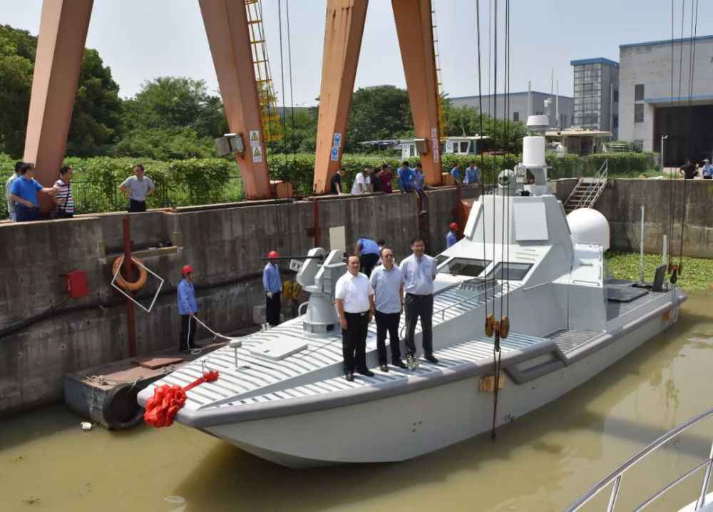 外媒关注中国攻击型无人战船:可部署于两栖攻击舰上