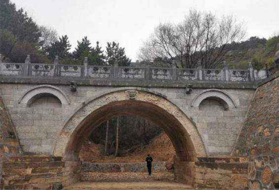 山西忻州一古桥修复后面目全非 破坏性修复惹争议