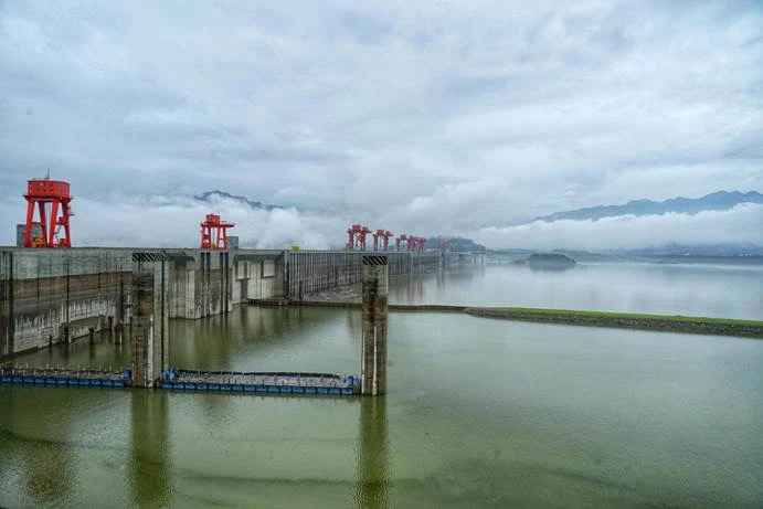 迎今年长江一号洪水，三峡削峰三成