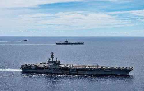 美军双航母在南海“闹得欢”，战力如何
