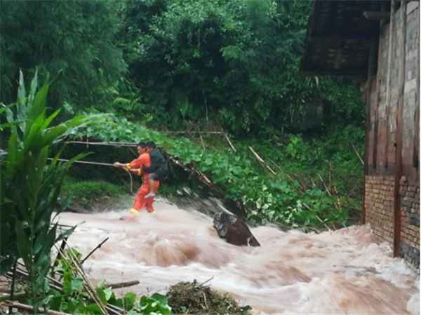 四川雅安暴雨已致6人死亡！强降雨时期“步步惊心”，该如何加强防范？