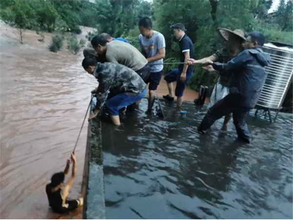 四川雅安暴雨已致6人死亡！强降雨时期“步步惊心”，该如何加强防范？