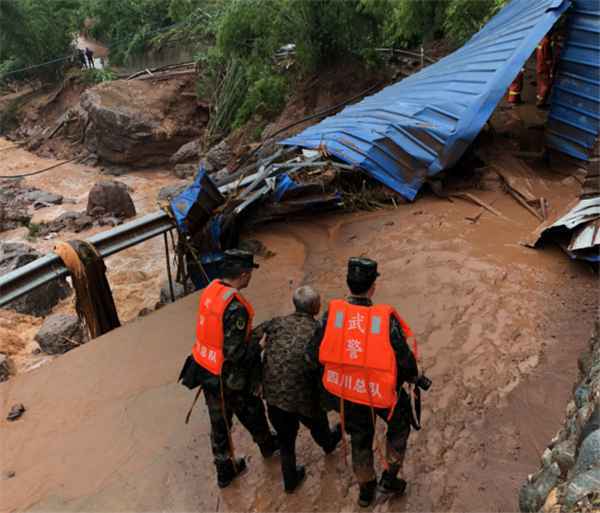 四川雅安暴雨已致6人死亡！强降雨时期“步步惊心”，该如何加强防范？