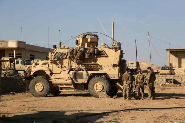 美国为首国际联军车队在伊拉克遭爆炸装置袭击