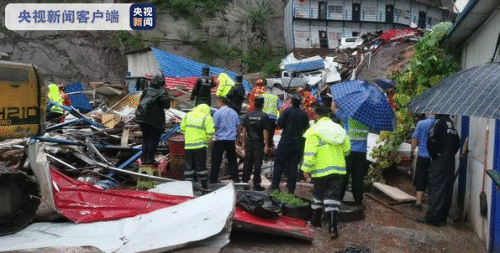 暴雨影响云南彝良发生泥石流灾害 致13间房屋倒塌