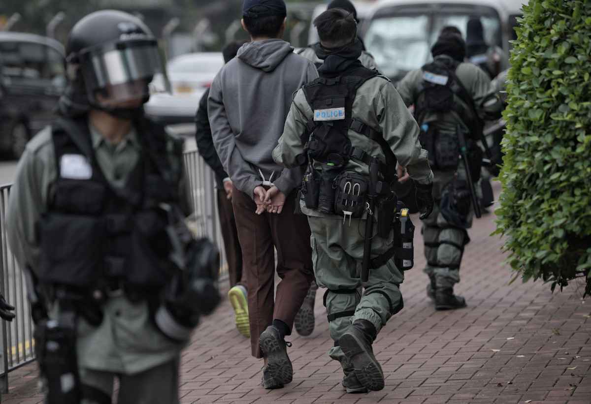 涉非法集结等罪，香港9人“踢保”获释后再被捕