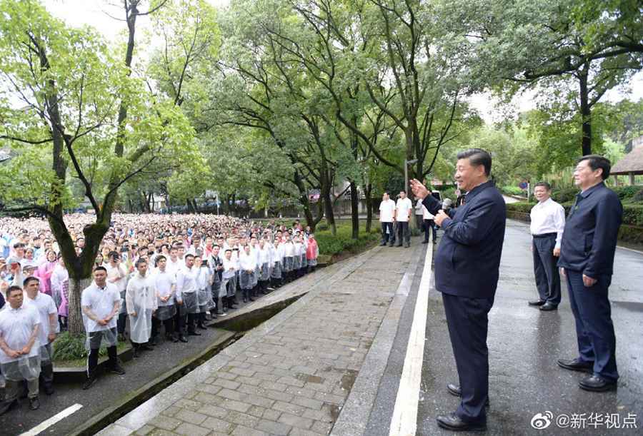  习近平勉励青年学子：不负青春不负韶华不负时代