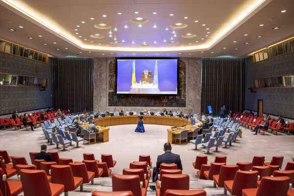 因疫情关闭7个月后，联合国安理会原会厅重新启用