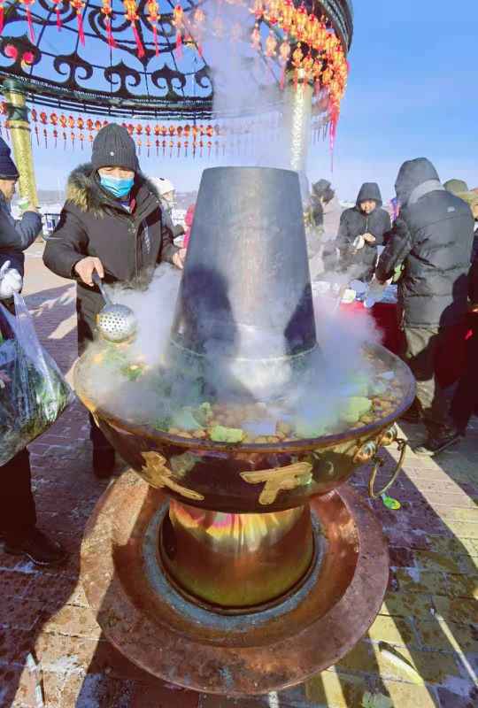 67斤头鱼送冰雪冠军！哈尔滨长岭湖冬捕冰钓旅游活动启幕