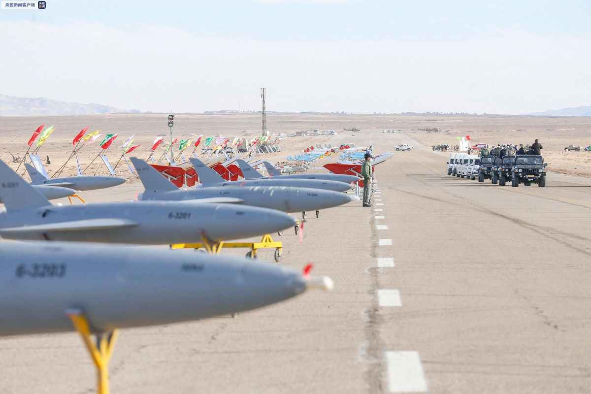 伊朗军队举行大型联合无人机军事演习