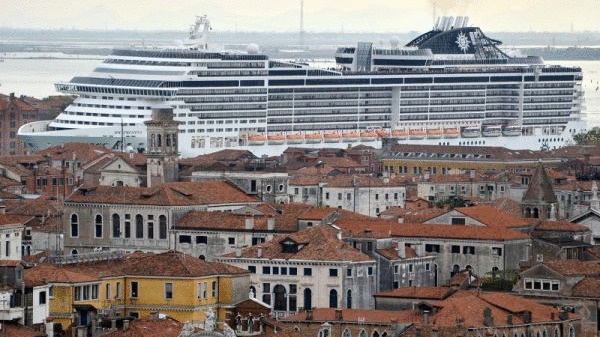 西媒：威尼斯港口谢绝大型邮轮