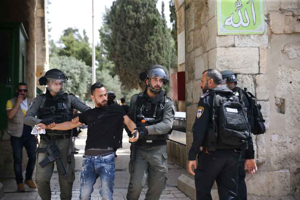 法新社摄影师被以色列警察殴打 事发时正报道巴以冲突