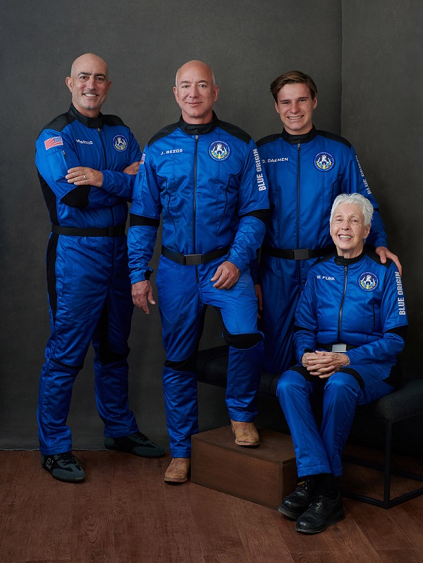  天，世界首富上去了！蓝色起源公司首次载人太空飞行成功