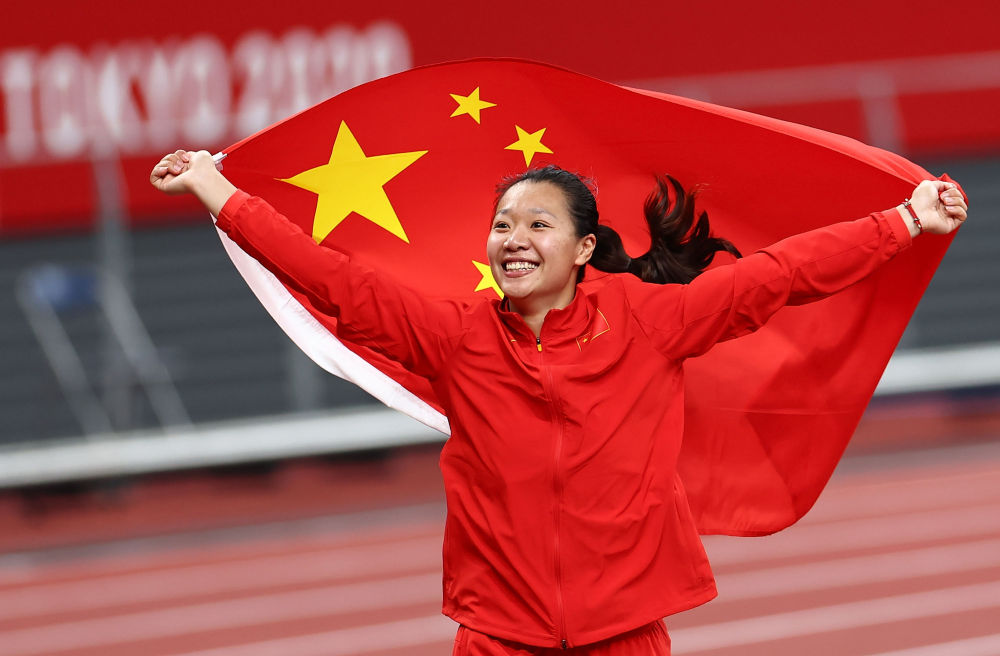 在你我最熟悉的场地,每一滴汗水都是一个故事