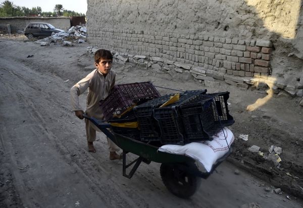 外媒：巴基斯坦关闭口岸防止阿富汗难民涌入