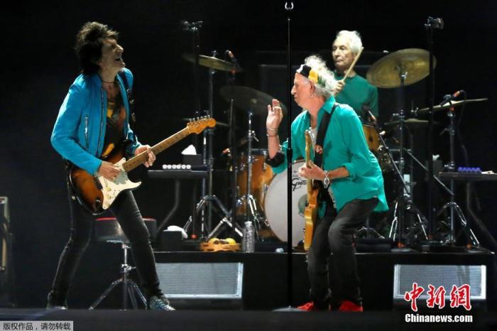 资料图：滚石乐队成员Keith Richards(右)，Ronnie Wood (左)以及Charlie Watts(中)。