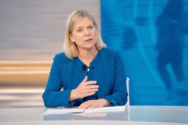 当选仅几个小时后，瑞典首位女首相闪电辞职